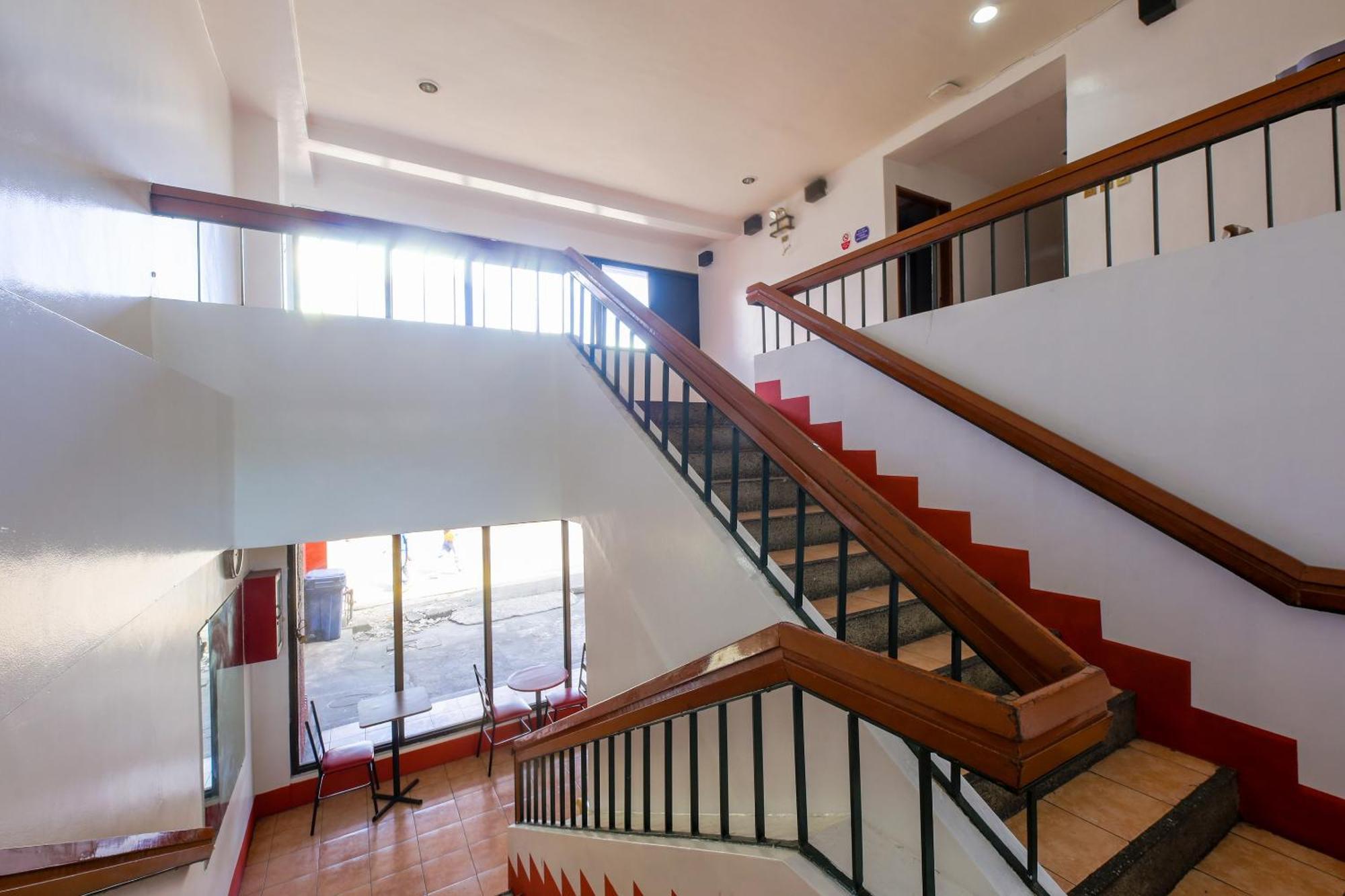 Busline Apartelle เกซอนซิตี้ ภายนอก รูปภาพ